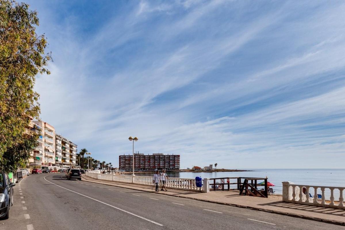 Nice Apartment With Terrace On The Los Locos Beach ตอร์เรเวียคา ภายนอก รูปภาพ