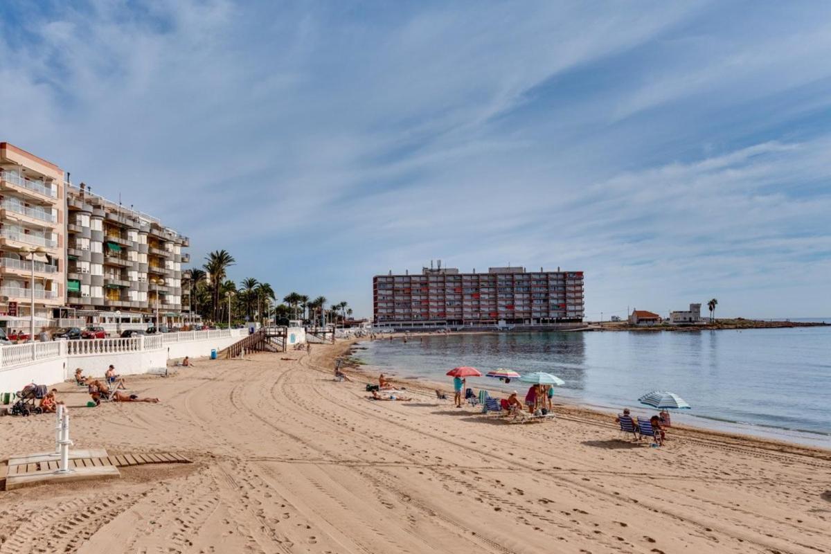 Nice Apartment With Terrace On The Los Locos Beach ตอร์เรเวียคา ภายนอก รูปภาพ