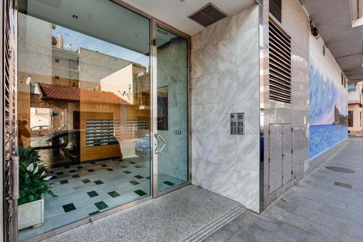 Nice Apartment With Terrace On The Los Locos Beach ตอร์เรเวียคา ภายนอก รูปภาพ